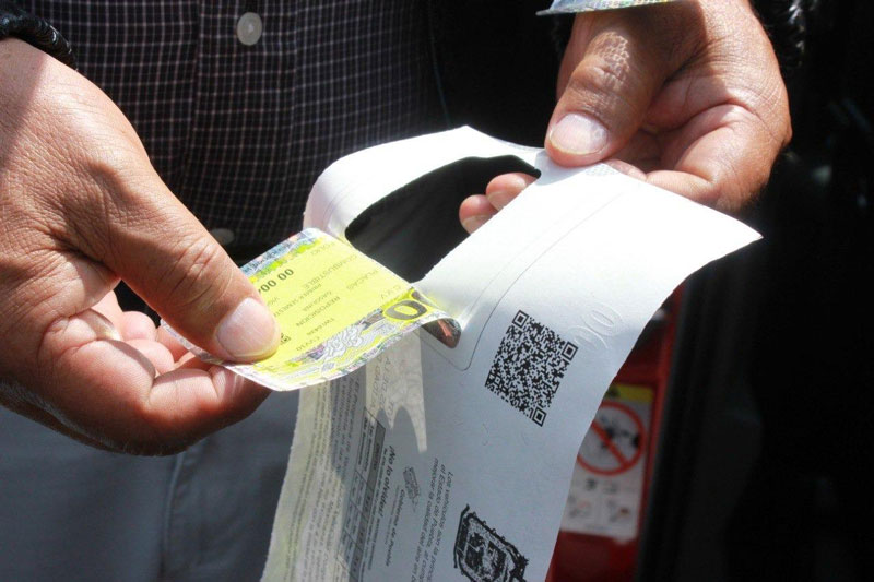 La verificación vehicular en Puebla cuesta 628 pesos; si el automóvil aprueba, recibe su certificado y holograma correspondiente.