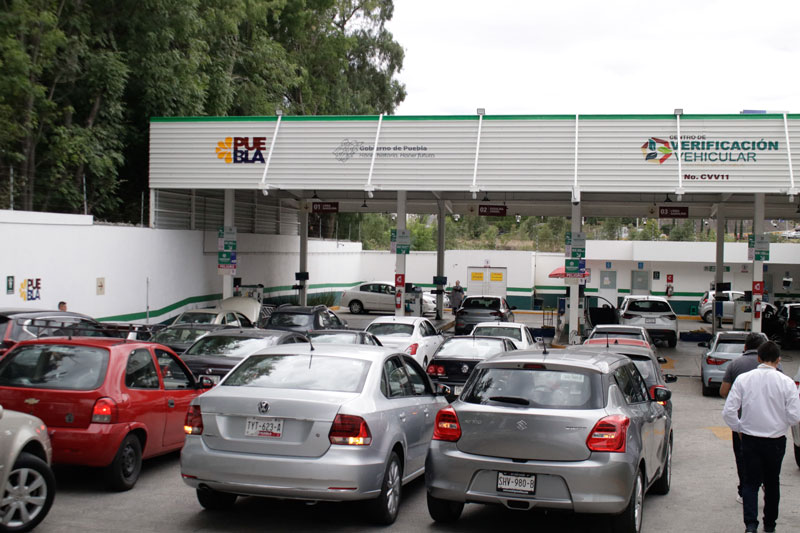 La SMADSOT reporta 32 verificentros en funcionamiento en Puebla, de acuerdo con su directorio oficial de centros de verificación vehicular.
