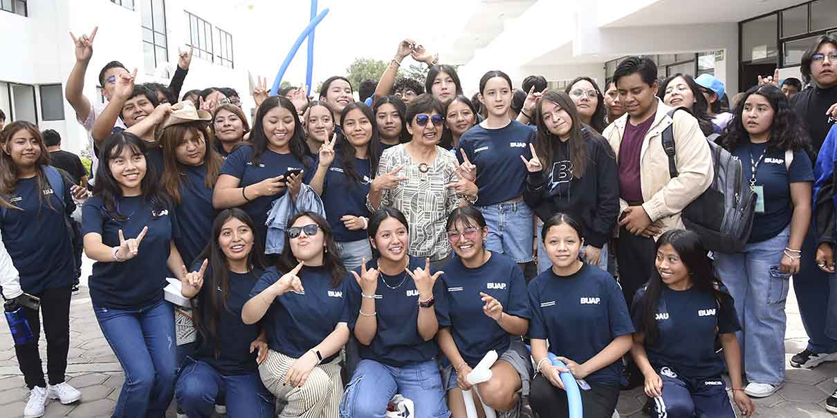 Visita a prepa y Facultad de Medicina