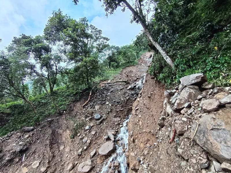 Tlacuilotepec incomunicado tras la tormenta Jerry: daños en puentes, viviendas y caminos