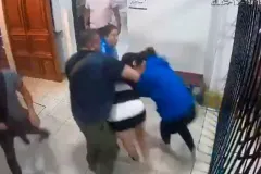 La activista María Elena Ríos se enfrasca en pelea. Tal video daría la razón a Tenoch Huerta 