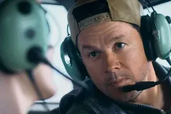 Amenaza en el aire: Un thriller de acción noventero con un Mark Wahlberg
