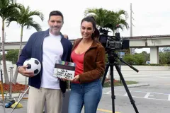 Elizabeth Gutiérrez y Julián Gil juntos en el rodaje de ‘Eva y Adán en Miami’