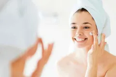 Cómo lograr una piel luminosa con una rutina facial sencilla y efectiva