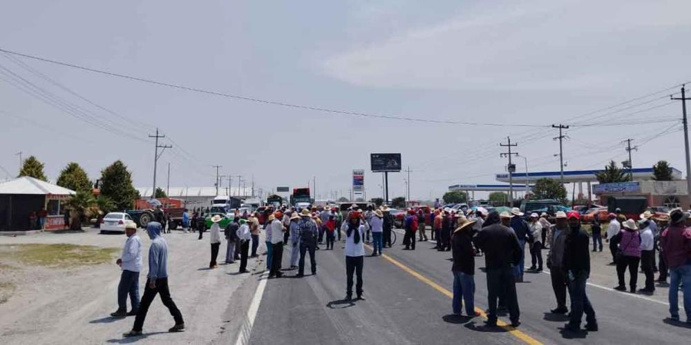 Cierran la federal El Seco-Zacatepec; por uso de cañones anti granizo