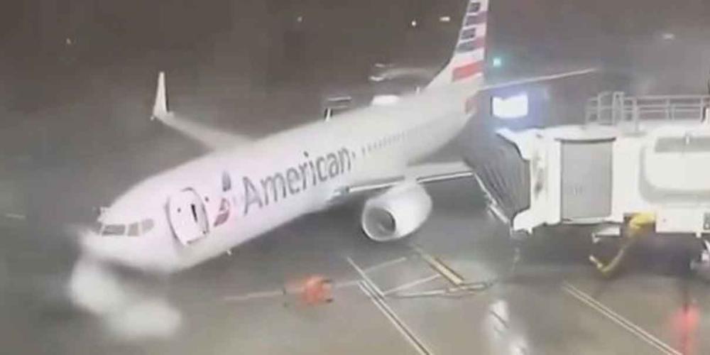 Fuertes vientos ARRASTRAN AVIÓN de American Airlines en Texas