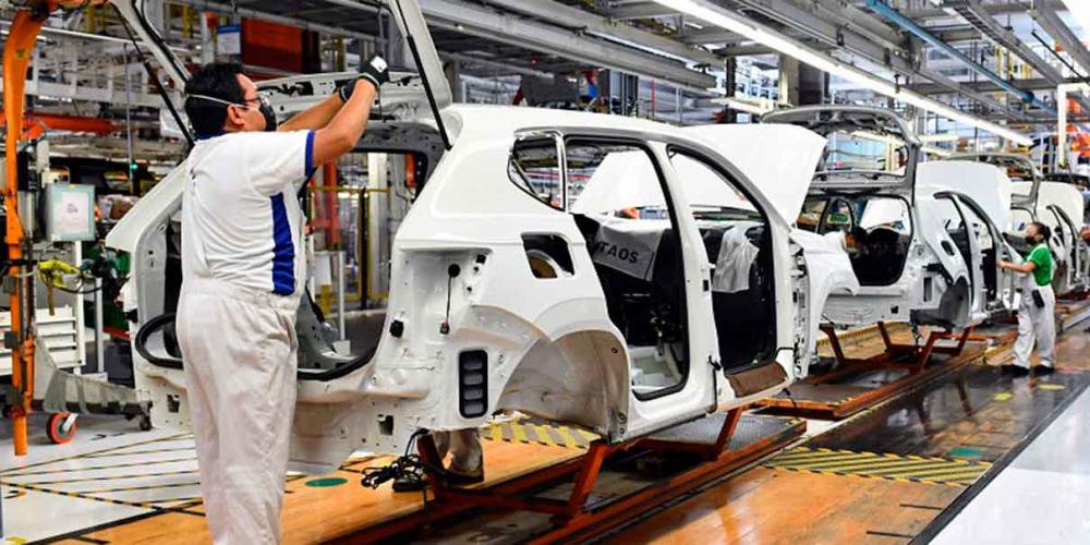 Recortes en sectores clave impactan el empleo en manufactura en Puebla