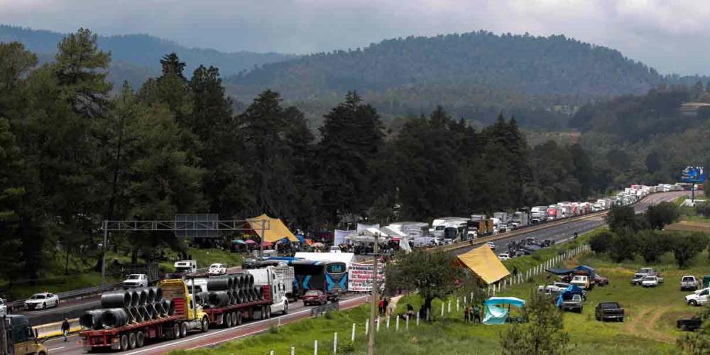 36 horas sin paso en la autopista México-Puebla, el Arco Norte y en la Sierra Norte 