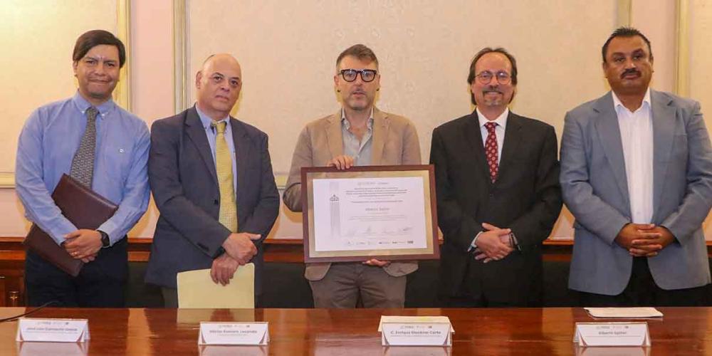 Alberto Spiller gana el "Premio Bellas Artes Juan Rulfo" por su novela Mezcal Amargo