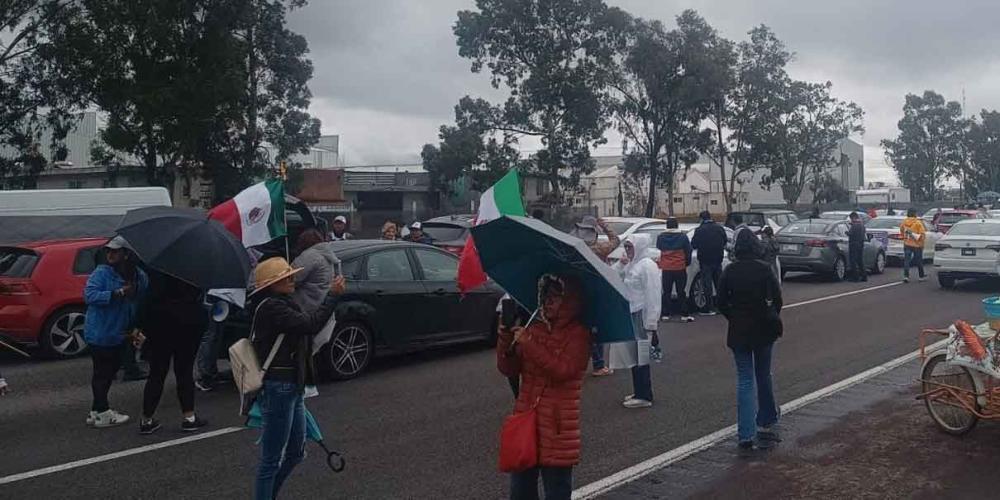 Trabajadores del Poder Judicial cerraron la autopista México-Puebla