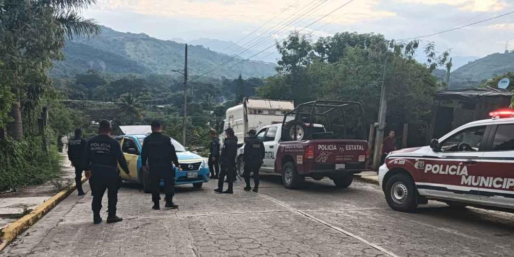 Apuñalan a taxista para quitarle su auto en Jalpan