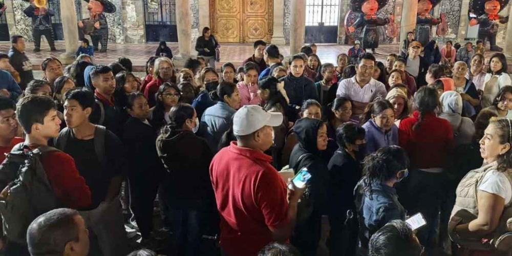 Padres de familia protestan por falta de espacio digno para bachillerato en Tehuacán