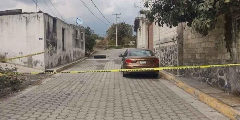 Fallece ex policía de Atlixco dentro su vehículo