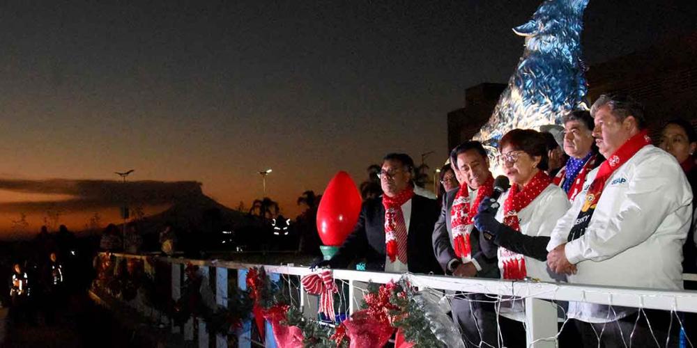 Encienden el Árbol Navideño en Ciudad Universitaria 2