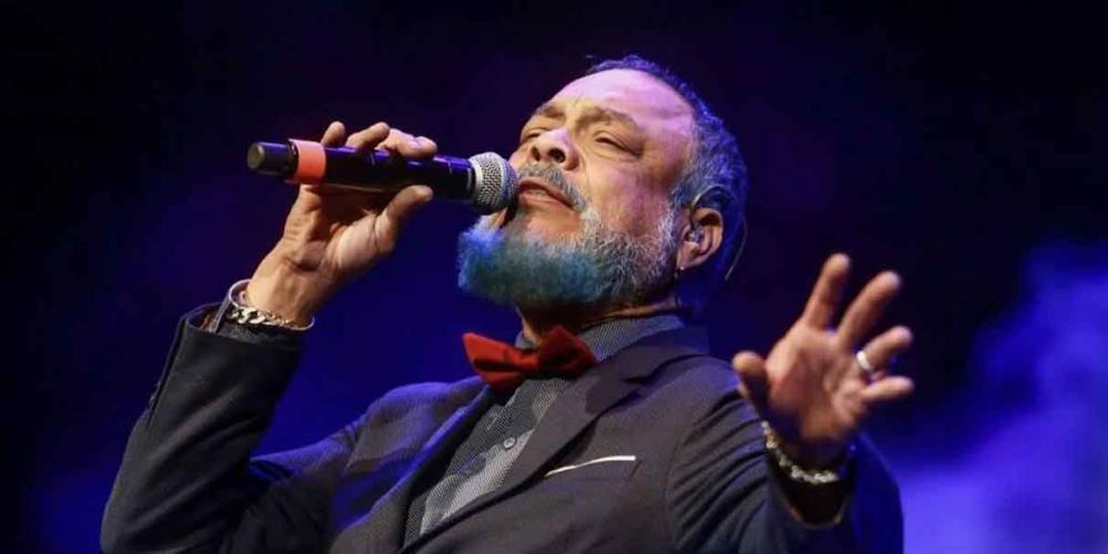 Francisco Céspedes llega con su romanticismo en concierto “Los íntimos”