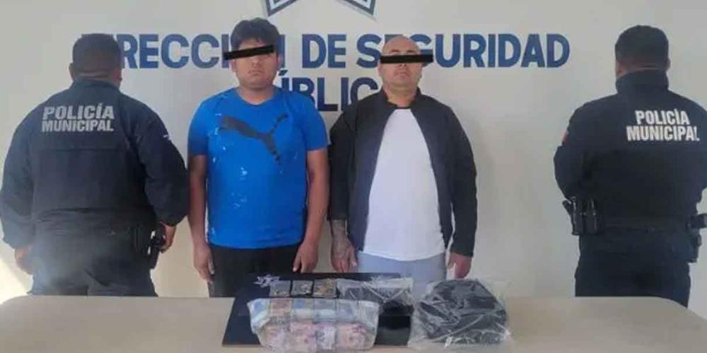 Aseguran a dos hombres con un millón de pesos y armas en Tehuacán