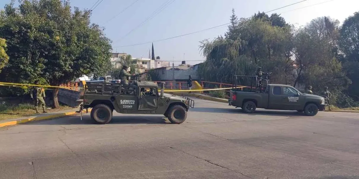 Aparecen dos cadáveres encobijados en calles de Texmelucan