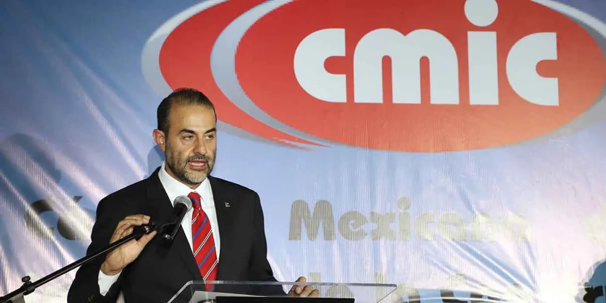 Gustavo Vargas Constantini es ratificado presidente de la CMIC Puebla por un año más