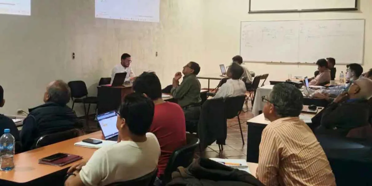 Ingenieros Civiles poblanos recibieron capacitación para fortalecer al sector