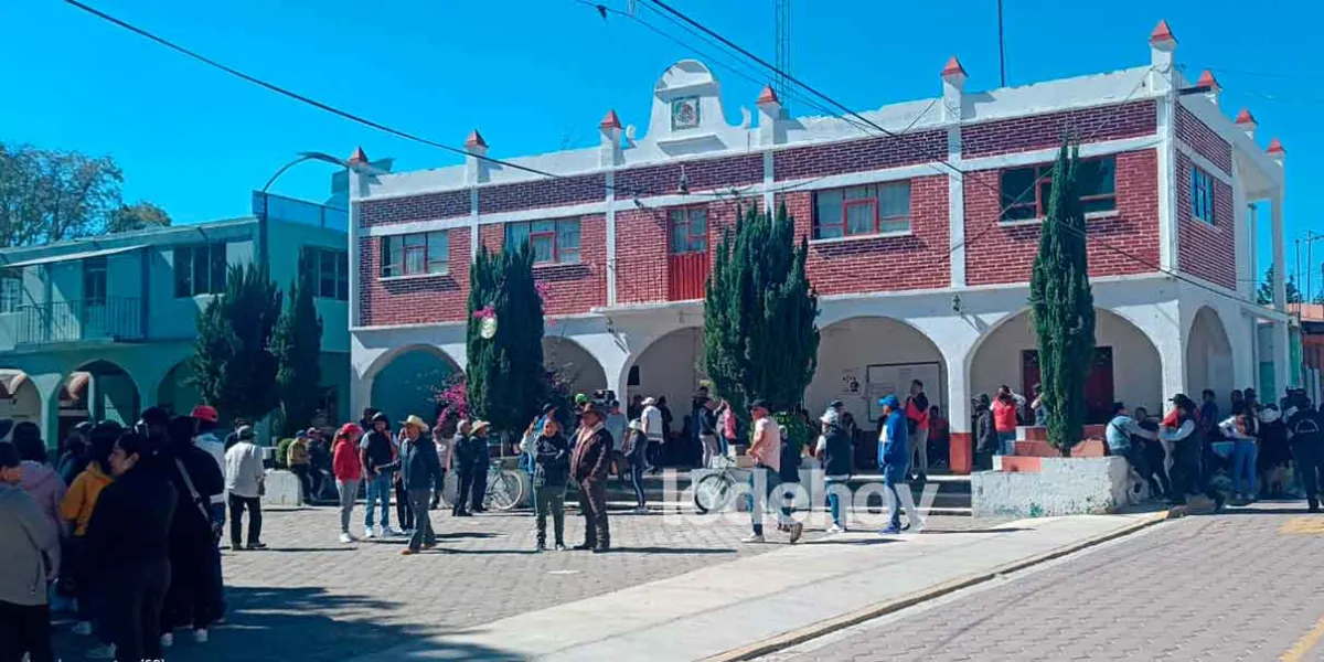 Habitantes de Tlahuapan exigen elección por asamblea; Gobierno del Estado interviene
