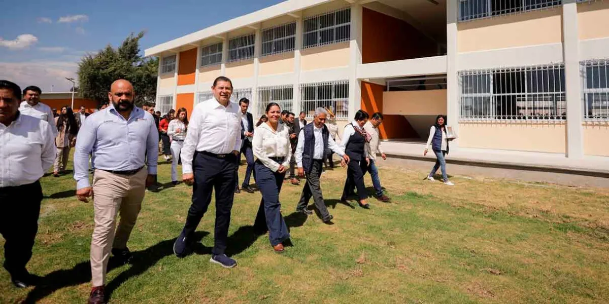 Armenta y Lupita Cuautle entregan nueva infraestructura educativa en Cacalotepec