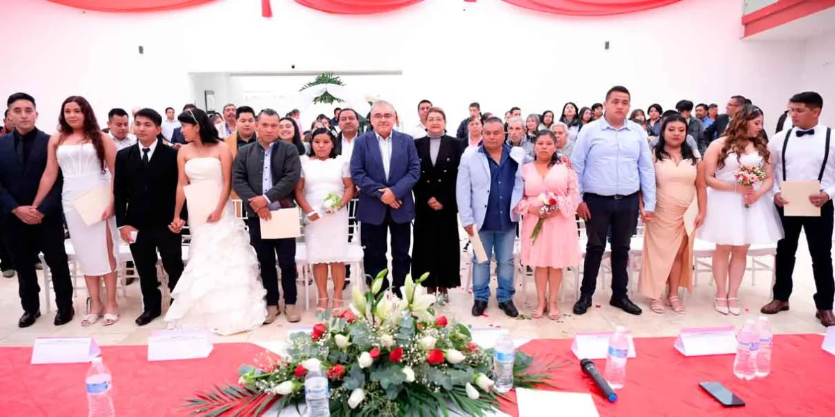 Parejas legalizaron su unión en Huauchinango en el Día del Amor