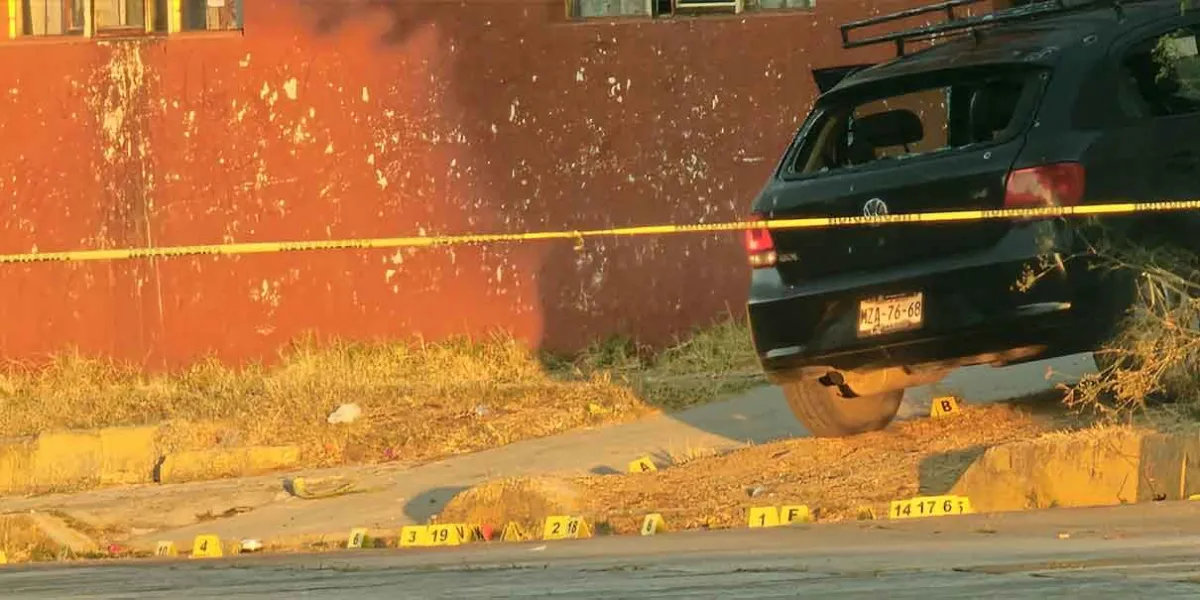 Ataque armado en Puebla deja un expolicía muerto y a una funcionaria herida