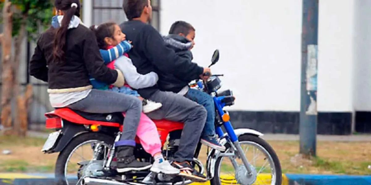 Estará PROHIBIDO que NIÑOS conduzcan y viajen en motocicletas 