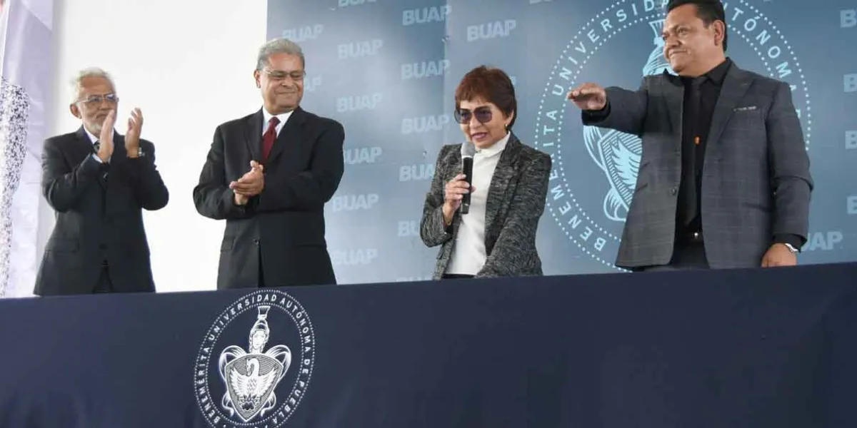 Rectora Lilia Cedillo preside informe en el Complejo Regional Sur