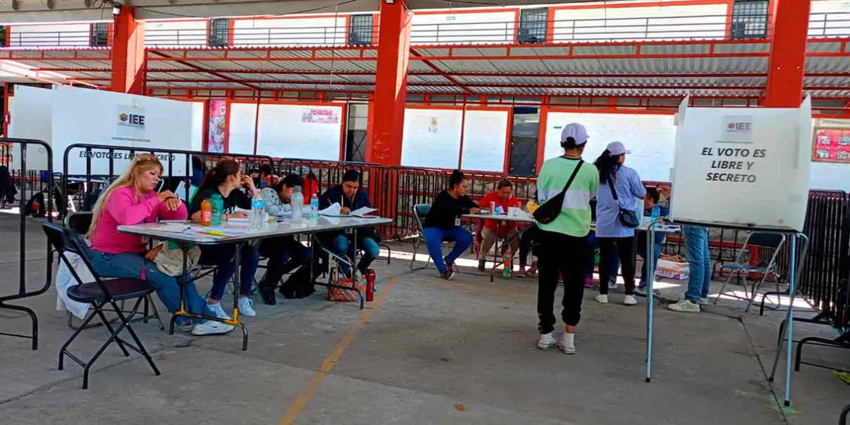 Plebiscitos en Santiago Momoxpan se realizan con éxito y sin contratiempos