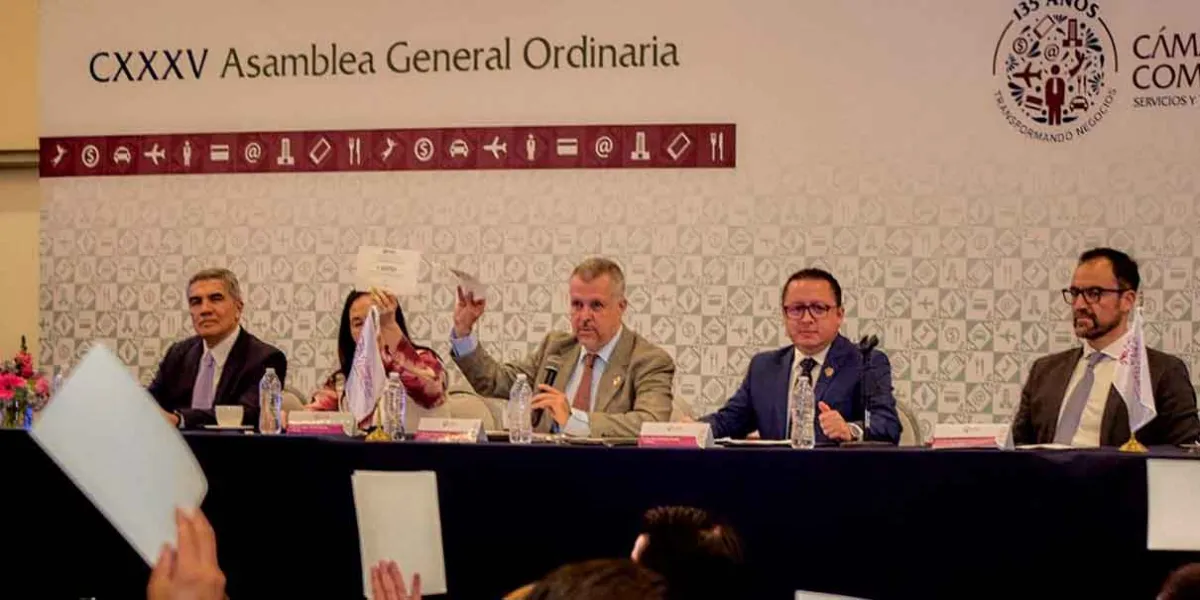 CANACO Puebla ratifica a Juan Pablo Cisneros Madrid como presidente para 2025-2026