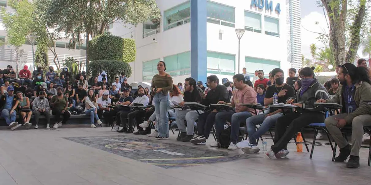 Avanza diálogo en la BUAP: Facultad de Administración regresa a actividades