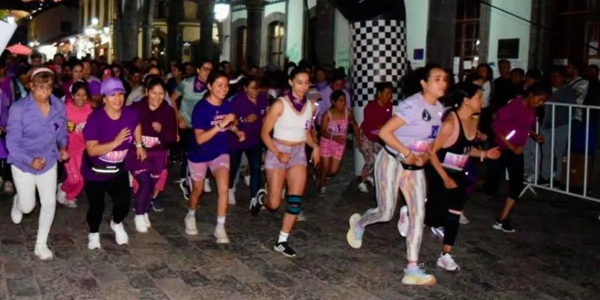 310 mujeres participaron en la Carrera Nocturna de Zacatlán