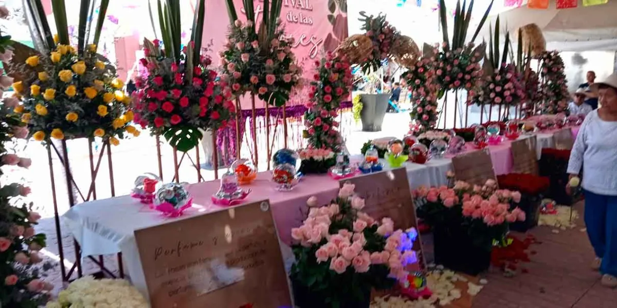 Chiautzingo brilla con el primer Festival de Las Flores