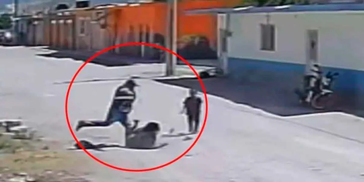 Video registra violenta agresión a mujer en Tilapa; exigen justicia