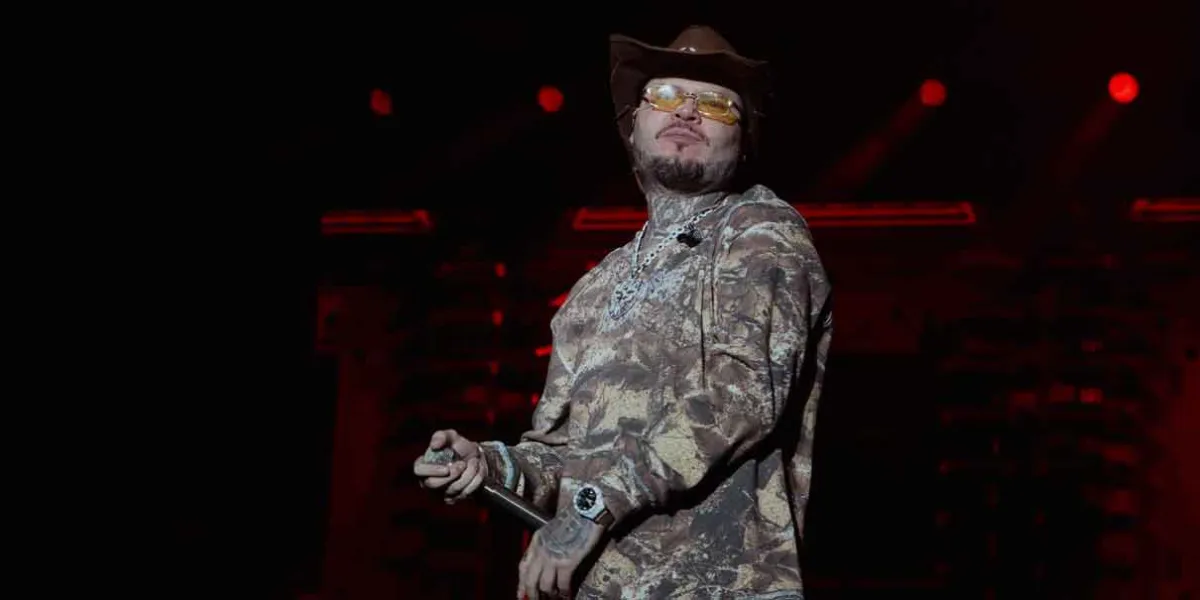 Puebla demostró su reguetón con Farruko en el Teatro del Pueblo