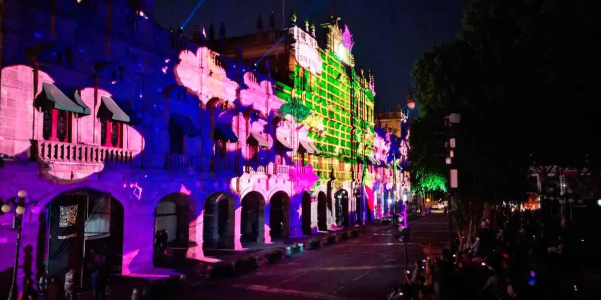 "Conmemora Gobierno de la Ciudad la Batalla de Puebla con video mapping