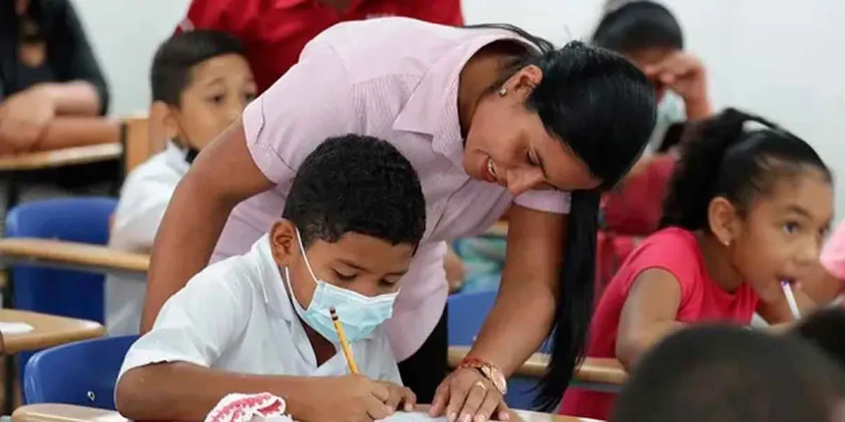 Día del Maestro 2025: sin clases el jueves 15 de mayo, informa la SEP ¿Viernes también?