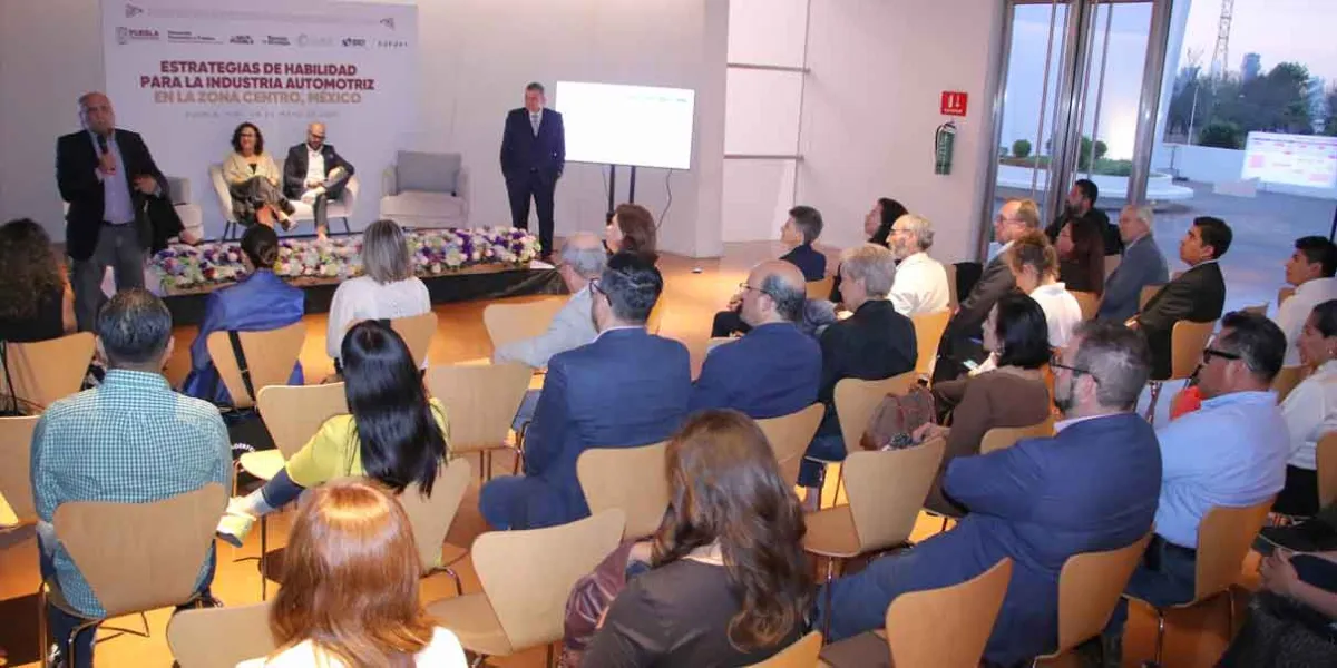 Gobierno estatal y empresas automotrices fortalecen competitividad de la industria