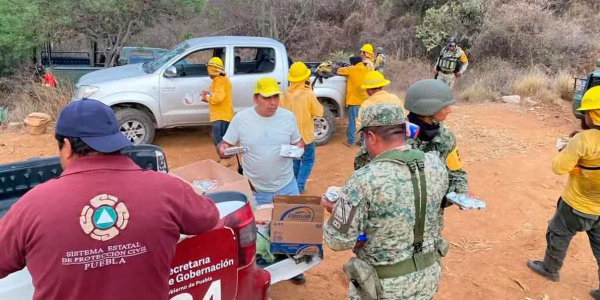 Pobladores de Chilac piden apoyo para apagar fuego en la región