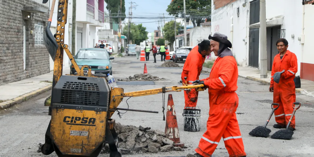 160 mdp para atender más de 300 mil baches en la capital poblana