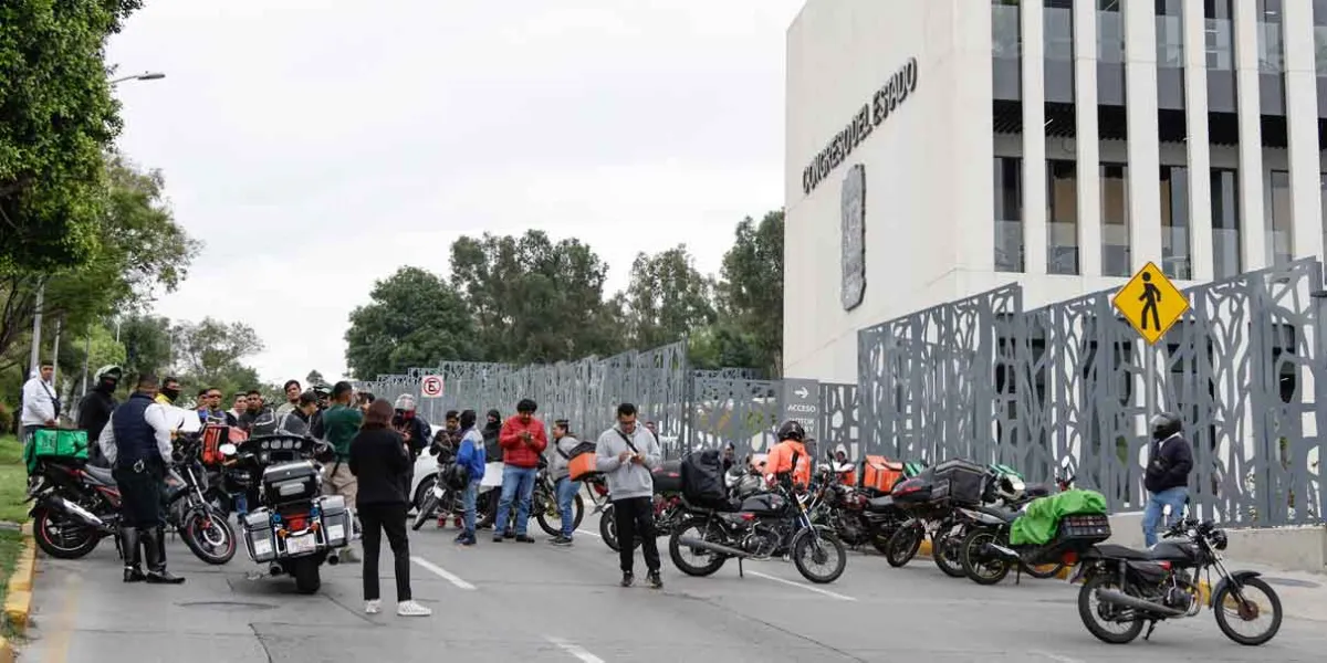 Con protestas motociclistas intentan frenar la Ley Chaleco; realizan cierres viales