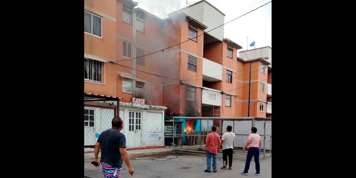 Incendio en San Martín Texmelucan moviliza a cuerpos de emergencia