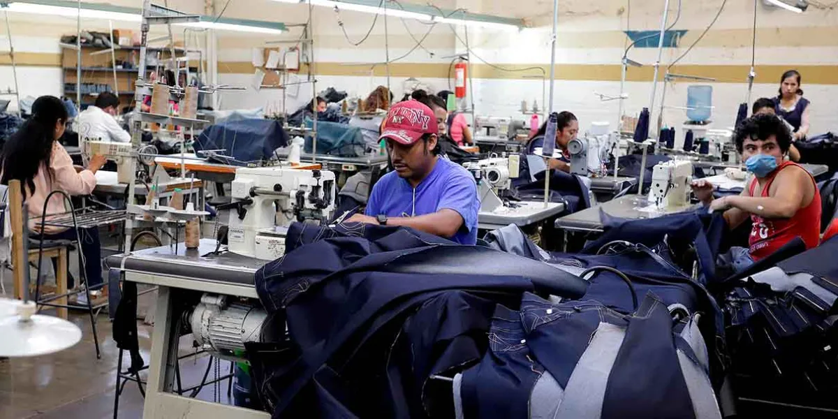 Importaciones ilegales golpean al sector textil en Puebla: empresas operan al 62% de su capacidad