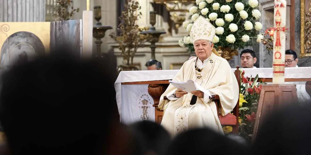 Arzobispo de Puebla: La Iglesia está llamada a dar luz en tiempos difíciles