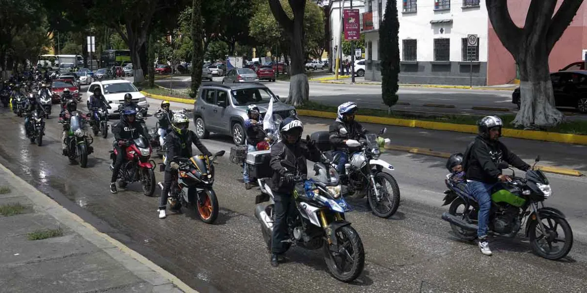 Motociclistas mantienen rechazo a la ley de regulación, mantienen protesta en el Congreso