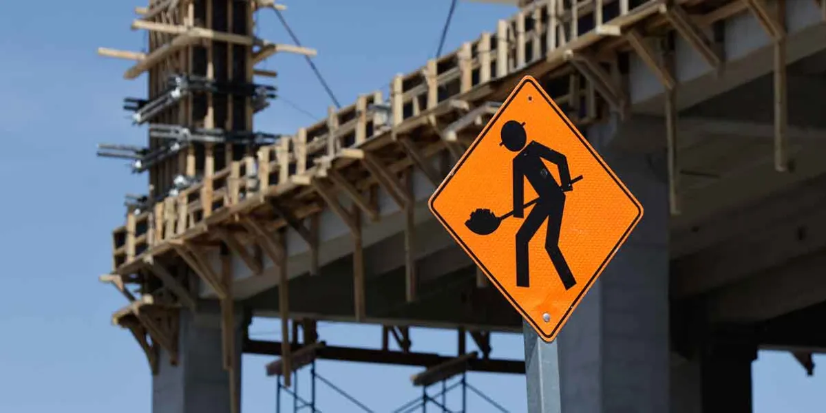 Puebla registra desempeño mixto en sector de la construcción durante abril de 2025