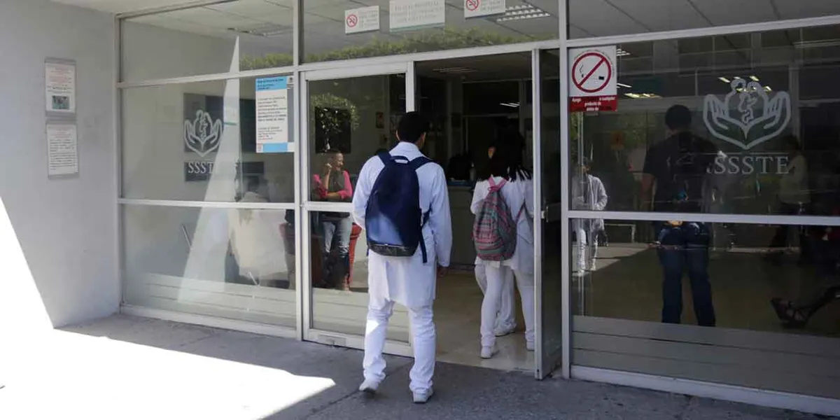 Incrementarán plazas de servicio social e internado en hospitales de Puebla: Armenta