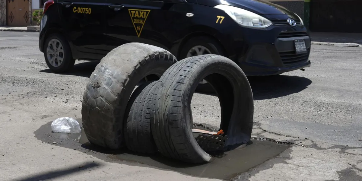 Baches malditos provocan reparaciones hasta por 5 mil pesos