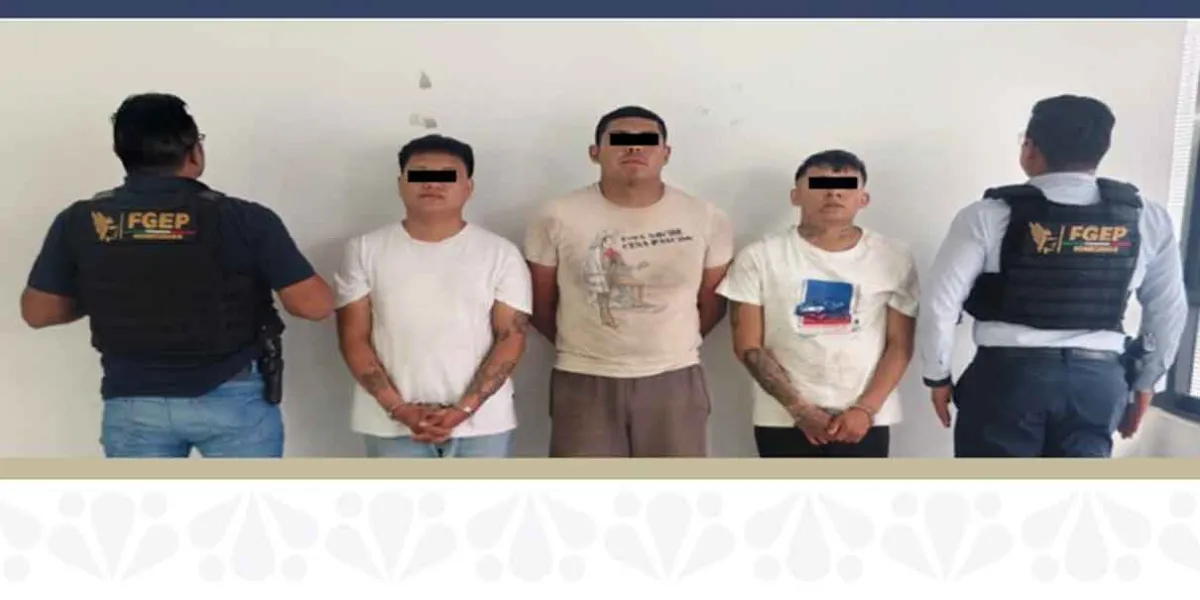 Fiscalía de Puebla asegura vehículo clave en homicidio y detiene a tres presuntos implicados